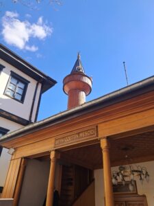 Şeyh İzzettin Camii minaresi