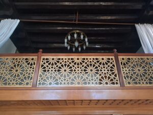 Şeyh İzzettin Camii kadınlar mahfili