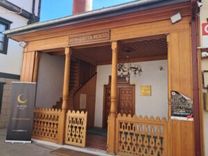 Şeyh İzzettin Camii