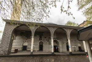 Diyarbakır İskender Paşa Camii