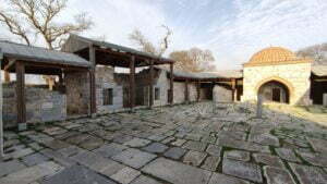 Birimler ve Avlu, İlyas Bey Medresesi