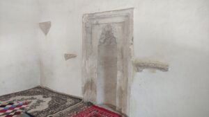 Seyyid Mahmut Suzani Türbesi