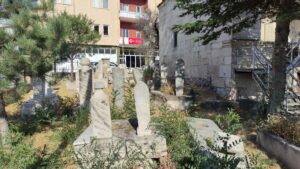 Seyyid Mahmut Suzani Türbe Haziresi