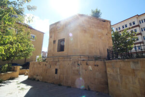 Ahi Emir Ahmet Zencani Türbesi, Bayburt