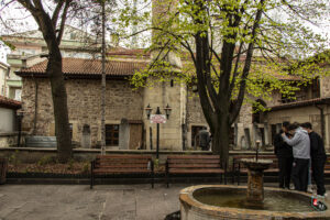 Yılanlı Cami