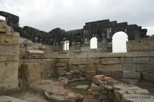 Prusias Ad Hypium Antik Tiyatrosu