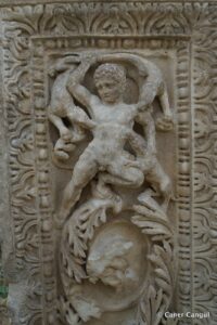 Prusias Ad Hypium Antik Tiyatrosu Kabartmaları