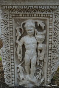 Prusias Ad Hypium Antik Tiyatrosu Kabartmaları