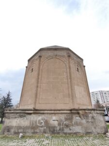 Melike Adile Hatun Kümbeti (Çifte Kümbet)