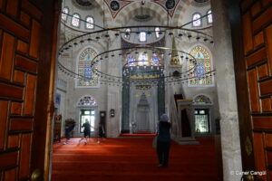 Mesih Ali Paşa Camii Kapı Girişinden Görünümü