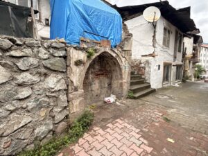 Çarşı Mahallesi Çeşmesi