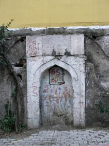 Yeni Saraçhane Sokağı Çeşmesi