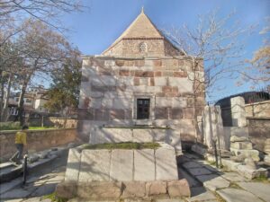 Ahi Şerafettin Türbesi