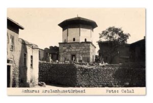 Ahi Şerafettin Kümbeti