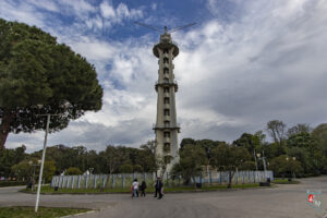 İzmir Fuarı Paraşüt Kulesi