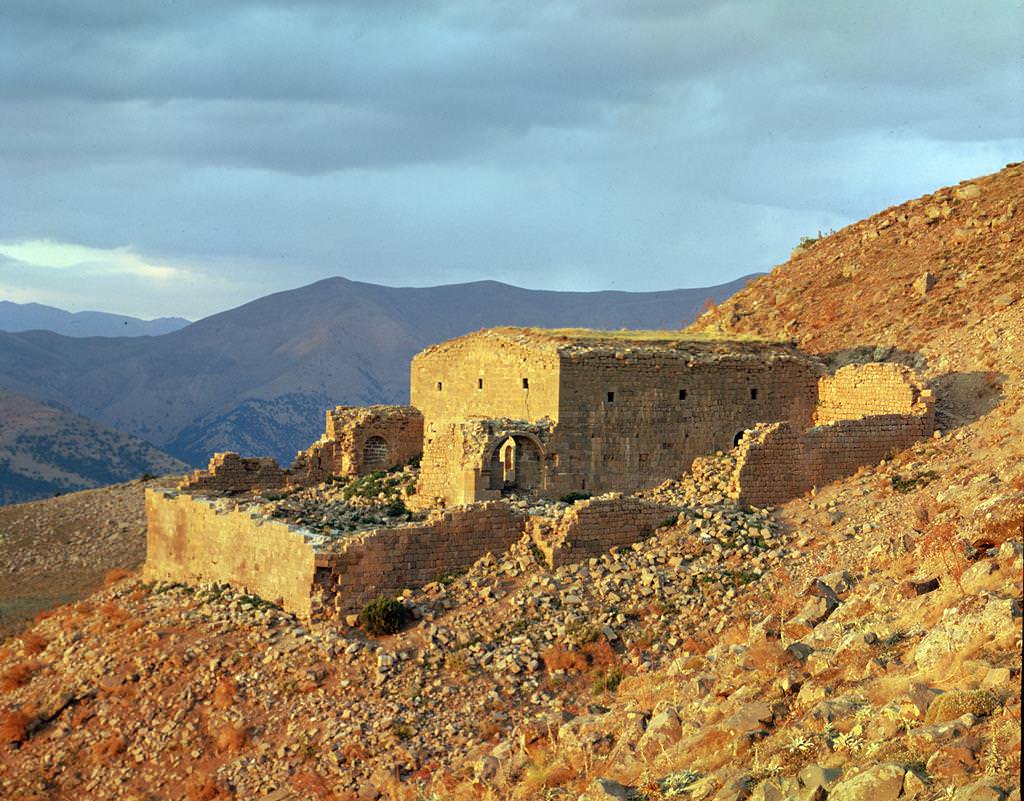 Arek Kedahayats Surp Asdvadzadzin Manastırı