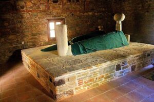 Germiyanoğlu Şah'ın kabrinin genel görüntüsü