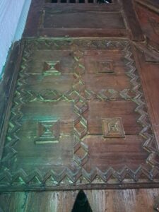 Leblebicioğlu Camii minberi köşk altı işlemeleri