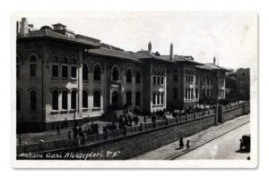 Gazi ve Latife Hanım Okulları