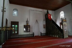 Sarıkadı Camii