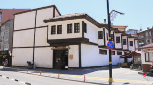 İhramcızade Kültür ve Sanat Merkezi