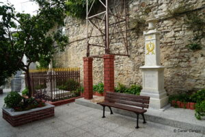 Surp Harutyun Ermeni Kilisesi Avlusundaki Mezarlar