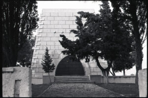 Nuri Yamut Anıtı, Sığındere