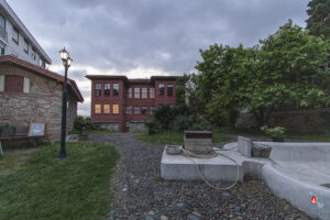 Özbekler Tekkesi Avlusu