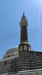 İlyas Bey Camii, Leyne