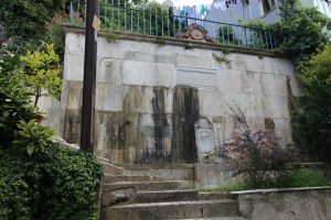 Bezm-i Alem Valide Sultan Çeşmesi