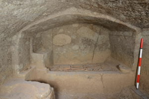 Daskyleion Kaya Mezarı 2