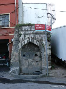 Ayakapı Çeşmesi
