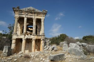 Demircili Çifte Anıt Mezar