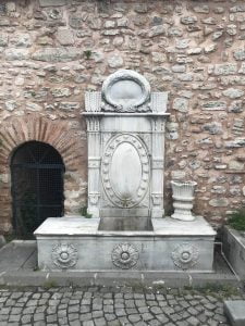 II. Mahmut Türbesi Haziresi'ndeki Çeşme