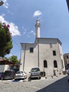 Hatuniye Camii, Konak