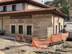 Deveci Sultan Türbesi