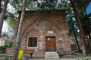 Üç Hanım Kızlar Türbesi