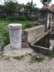 Camiliyayla Çeşmesi devşirme sütun ayrıntısı