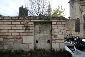 Atik İbrahim Paşa Avlu Duvarı Çeşmesi