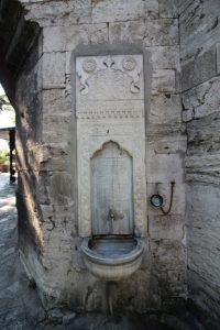 Hekimoğlu Ali Paşa Türbe Duvarı Çeşmesi