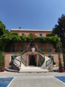 Uşakizade Köşkü