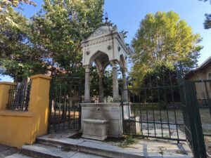 Ticaret Lisesi Çeşmesi