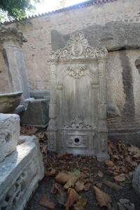 Arkeoloji Müzesi Dışındaki Çeşme