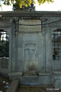 Ahmet Paşa Çeşmesi, Türbe Önü