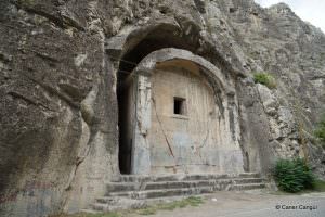 Aynalı Mağara Kral Mezarı, Amasya