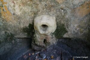 Denizli Köyü Camii Çeşmesi Su Oluğu