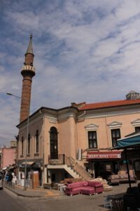 İkiçeşmelik Camii