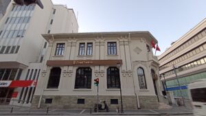 Banka binasının genel görünümü.