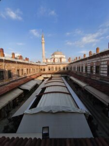 Hisar Camii, Konak