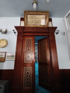 Soğukkuyu Camii, Giriş kapısı